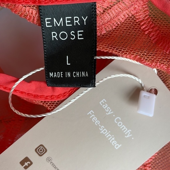 Emery Rose Mesh Embroidered Cropped Top - Picture 6 of 7